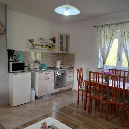 Apartment Rosie สโมลยานัซ ภายนอก รูปภาพ